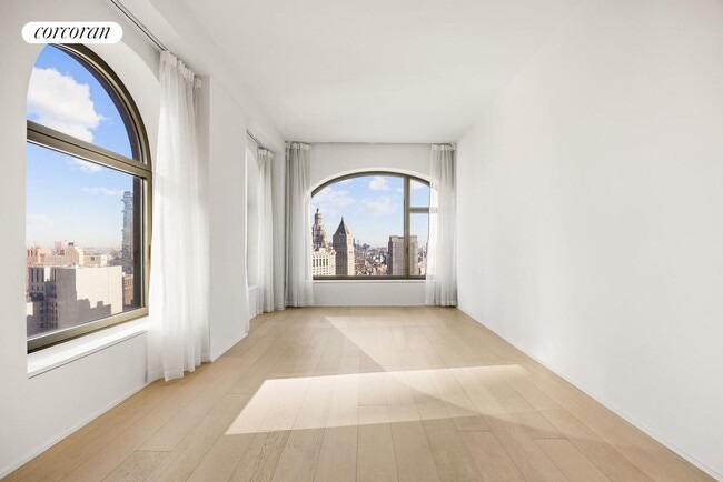 Building Photo - 130 William St