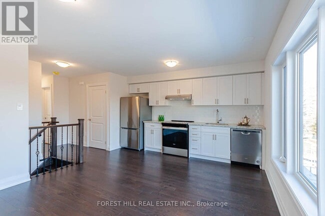 Building Photo - 37 Wild Rose Gardens