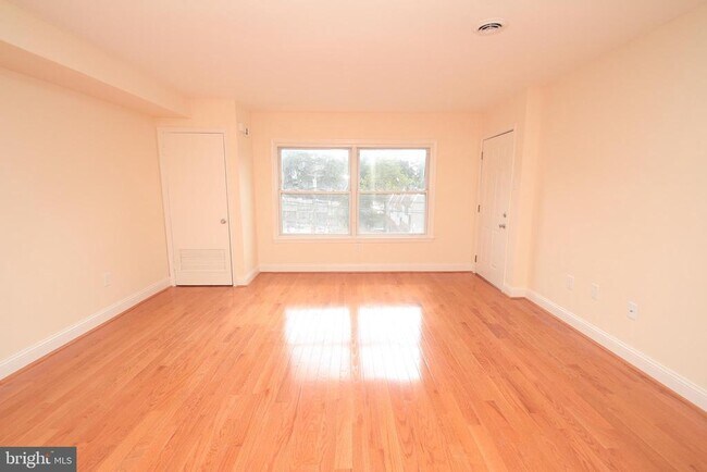 Foto del edificio - 298 Greenough St