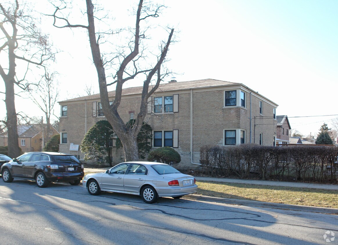 Foto del edificio - 9803 Chestnut Ave
