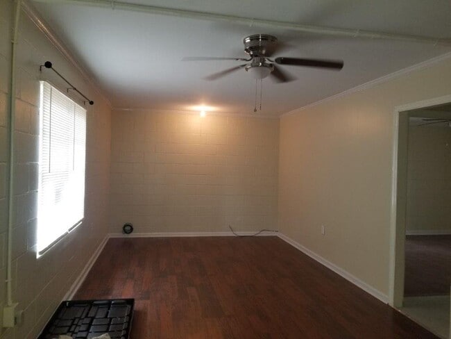 Building Photo - 1113 E Mimosa St