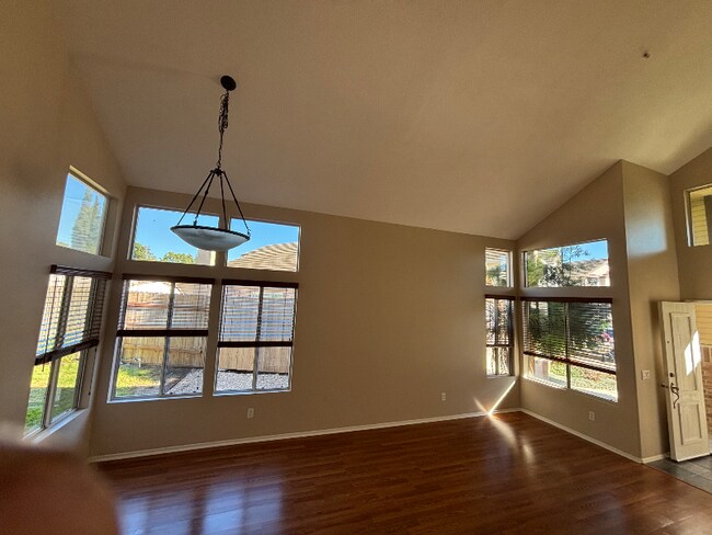 Foto del edificio - 10463 Graham Ct