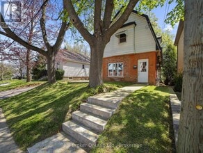 Building Photo - 69 Hillview St