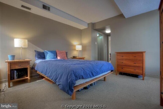 Foto del edificio - 2501 K St NW