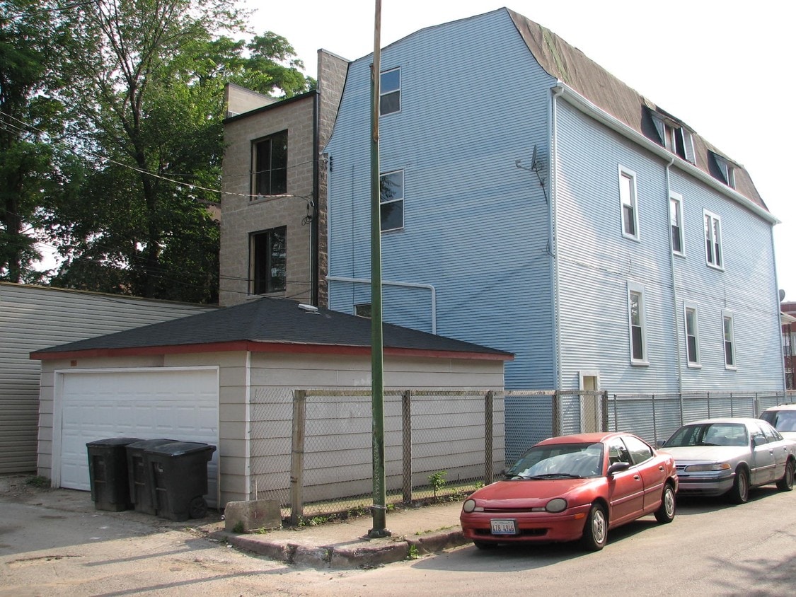 Building Photo - 1759 N Kedzie Ave