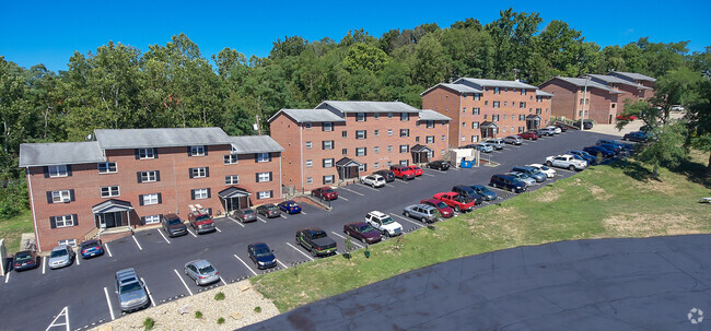 Building Photo - Pineview Apartments - Morgantown, WV