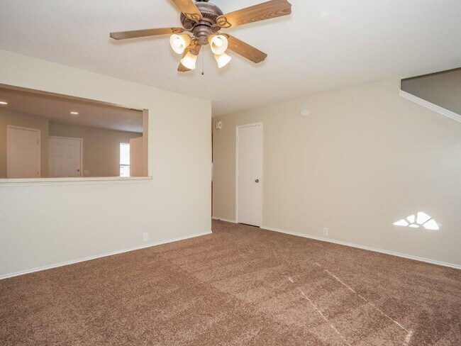 Foto del edificio - 914 Eagles Glide Dr