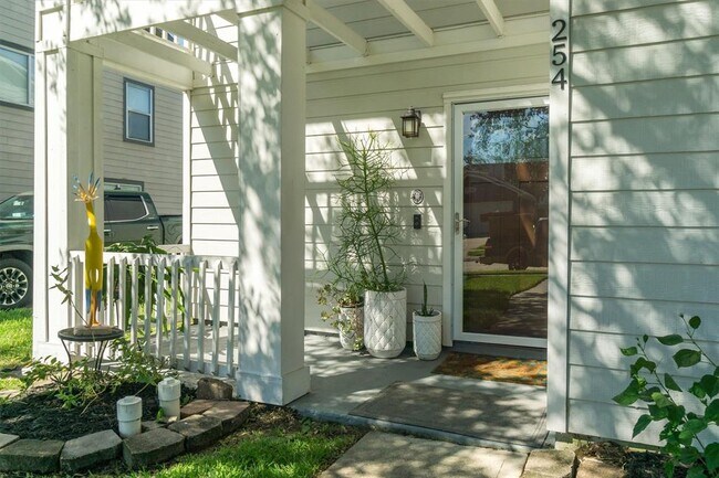 Foto del edificio - 254 Rolling Brook Dr