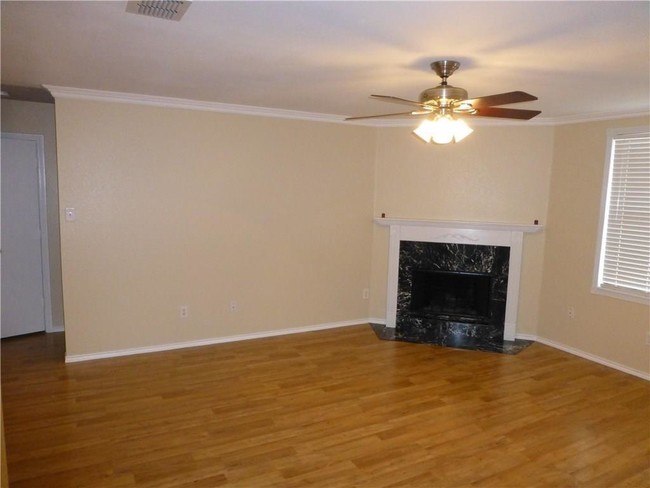 Foto del edificio - 9209 Quarter Horse Ln