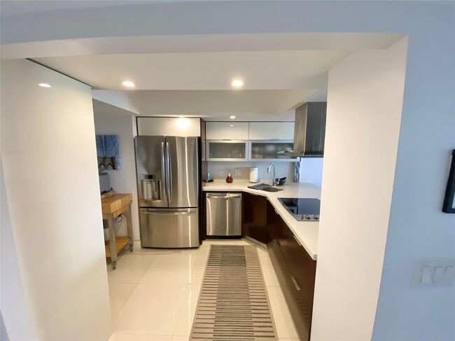 Building Photo - 3000 E Sunrise Blvd