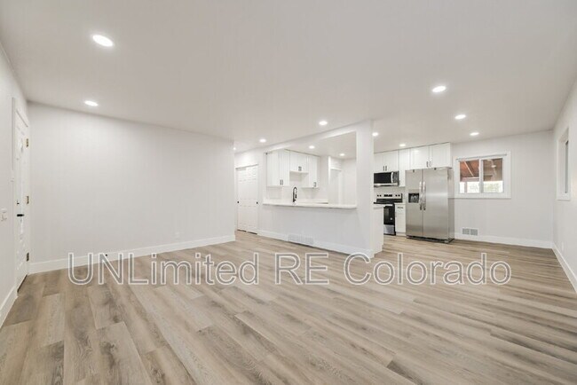 Foto del edificio - 1350 Troy St