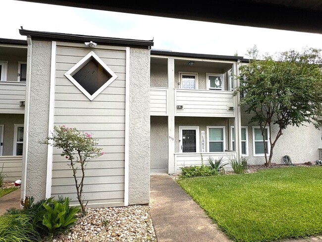 Foto del edificio - 604 Highcrest Dr