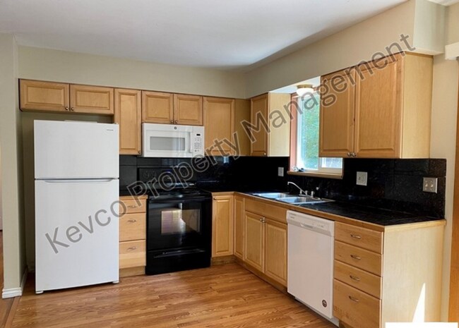 Foto del edificio - 308 Briarwood Rd