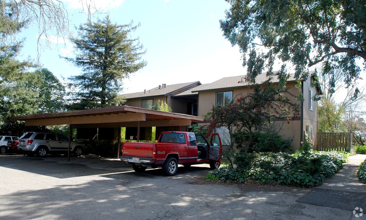 Building Photo - 4964 School St