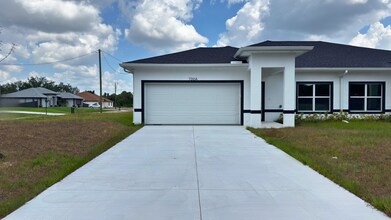 Building Photo - 702 Broadway Ave