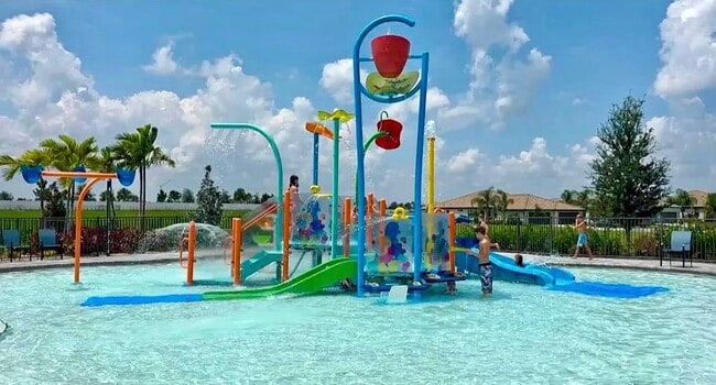 Building Photo - 15519 Sunny Day Dr