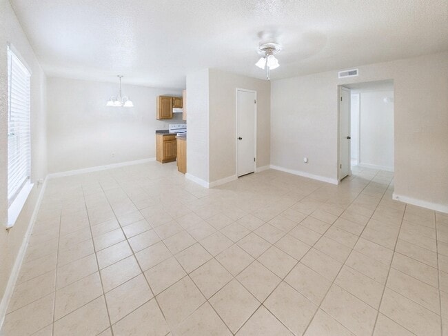 Foto del edificio - 1505 Oakdale Cir
