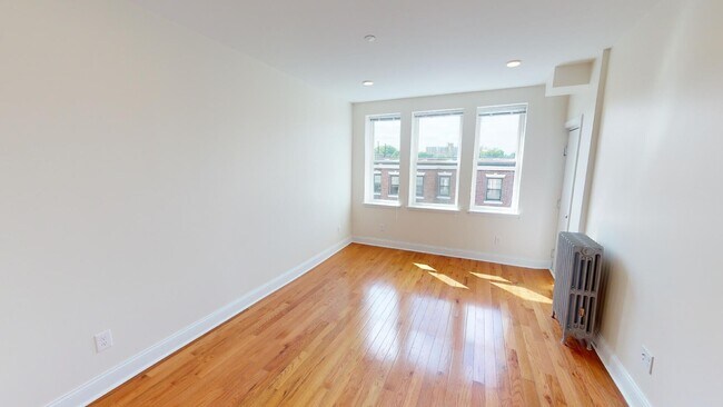 Building Photo - 117 Sutherland Rd