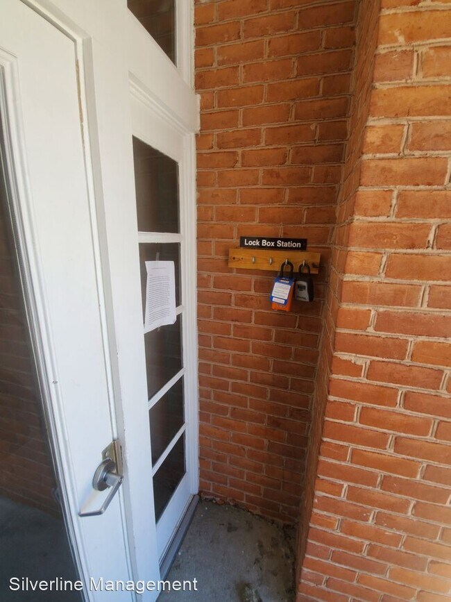 Foto del edificio - 7113 Sandown Cir