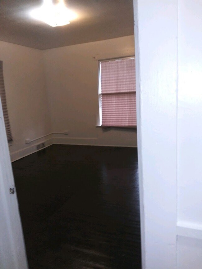 Foto del edificio - 818 Shorb Ave NW