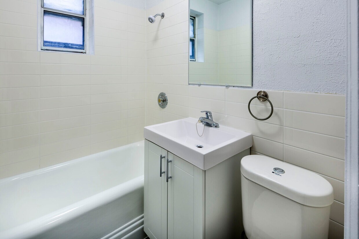 Photo du bâtiment - charming and inviting low-rise apartment p...