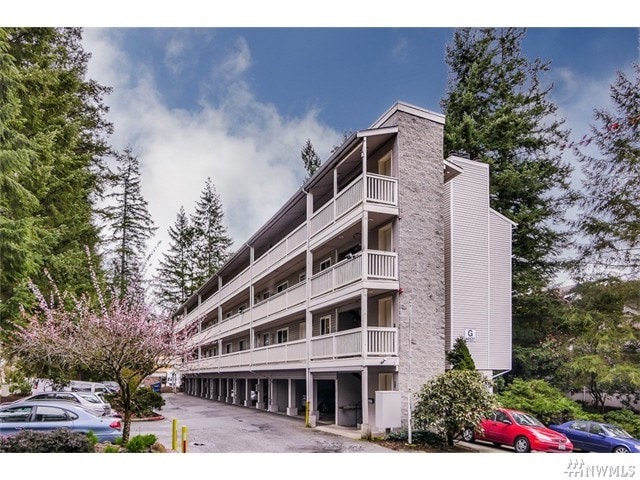 Building Photo - 14527 NE 40th St