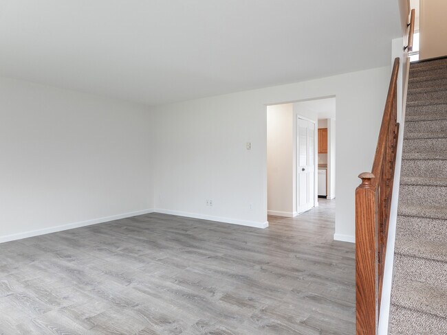 Foto del edificio - 114 Old Farms Ln