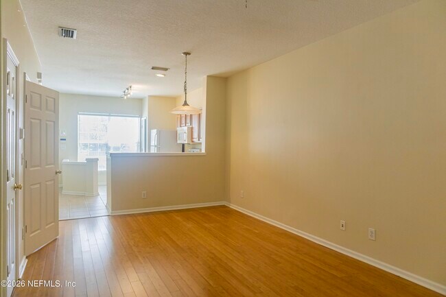 Foto del edificio - 3514 Twisted Tree Ln