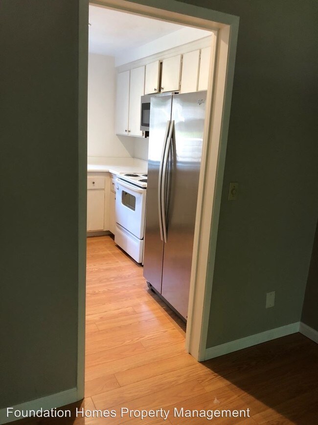 Building Photo - 2 br, 1.5 bath House - 3 Burdell Ct.