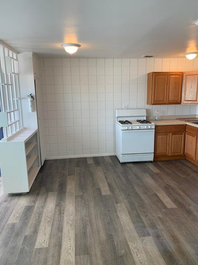 Building Photo - 1208 Ortiz Dr SE