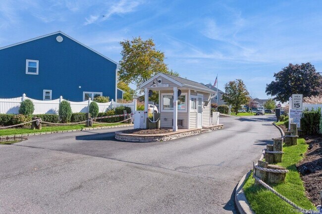 Foto del edificio - 100 Baker Ct