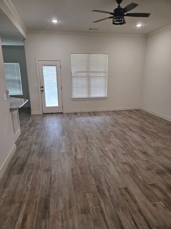 Foto del edificio - 2143 Sweetwater Ranch Ave