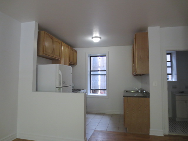 Building Photo - 138 E Broadway