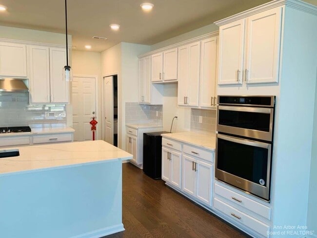 Building Photo - 22478 Woodbridge Ln