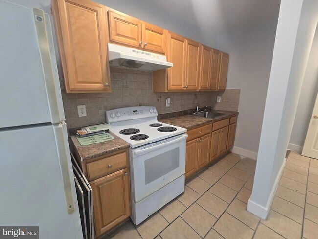 Foto del edificio - 241-43 W Queen Ln