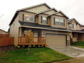 Building Photo - 3611 Loren St NE