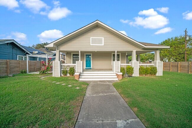 Building Photo - 5711 Sherman St