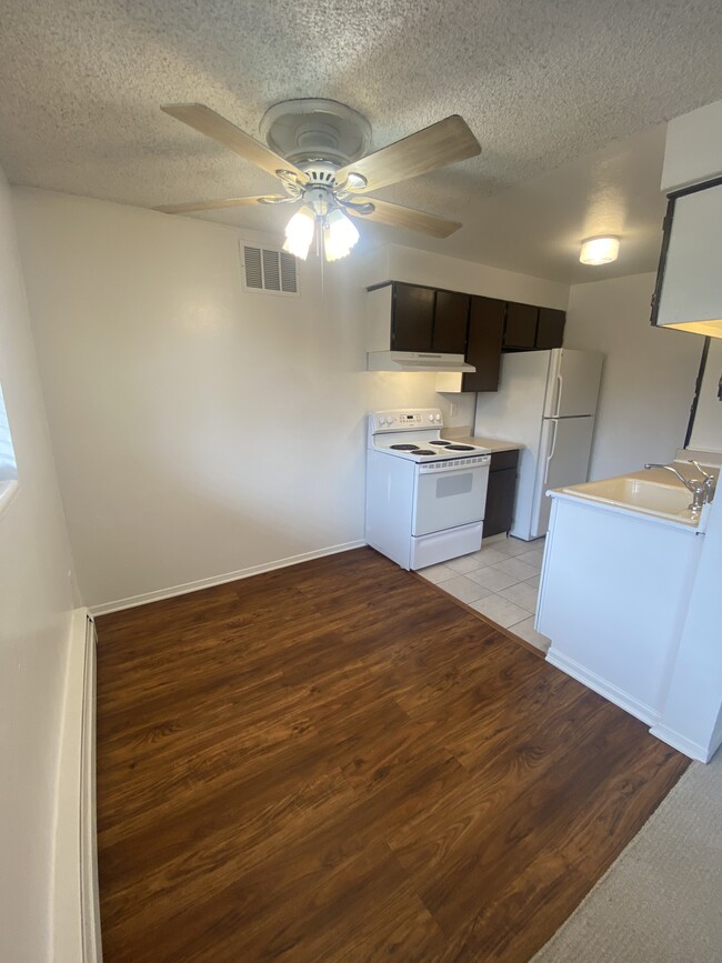 Building Photo - 4716 Routt St
