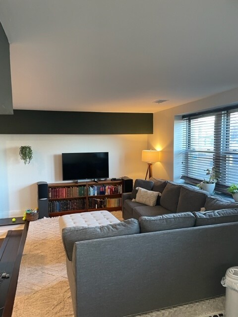 Foto principal - 920 E 62nd St