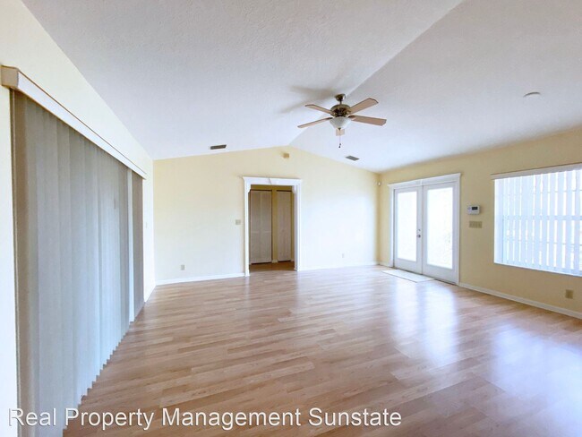 Building Photo - 1721 Essex Ln