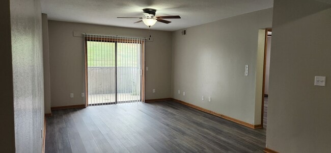 Foto del edificio - One Bedroom Condo For Rent