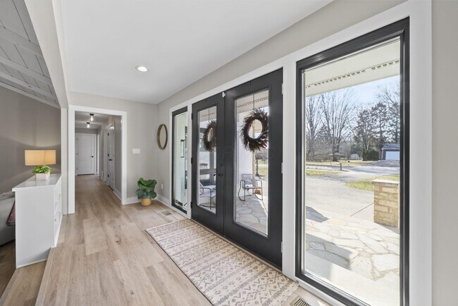 Building Photo - 64 Longview Dr