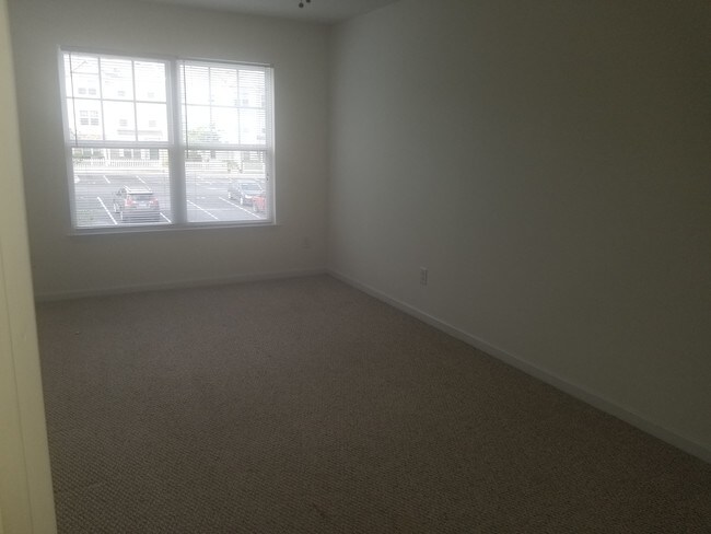 Building Photo - 330 Gilman Ln