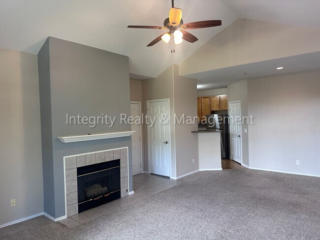 Building Photo - 1 Bed/1 Bath, 705 Sqft - 1641 W Canal Cir ...