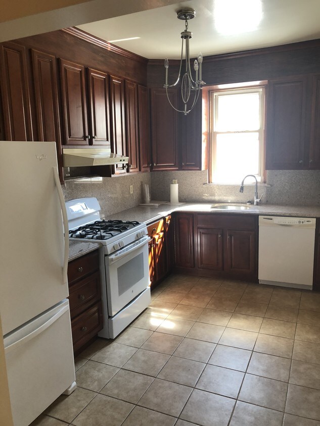 Primary Photo - 7110 21st Ave