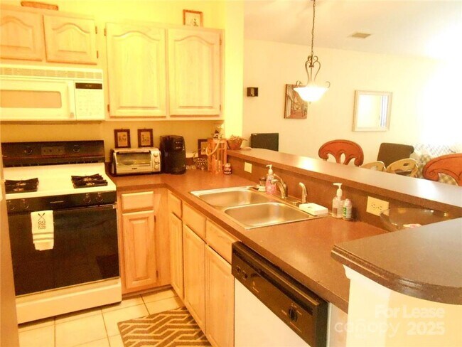 Foto del edificio - 763 Southwest Dr