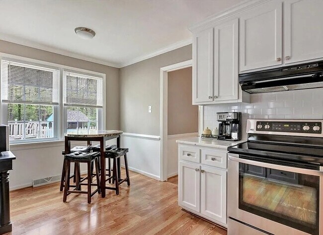 Foto del edificio - 6930 Manning Rd