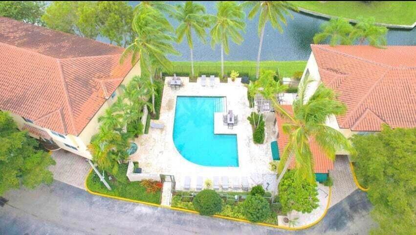 Foto principal - 20889 St Andrews Blvd