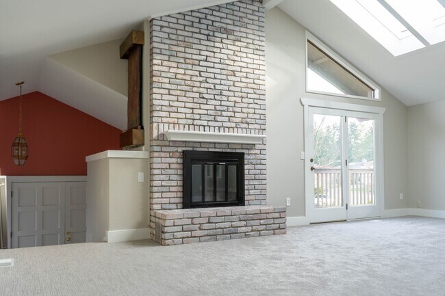 Foto del edificio - Fantastic Fairwood Home - Impressive interiors and lots of space