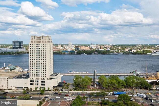 Building Photo - 220 Locust St